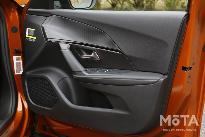 プジョー 新型2008