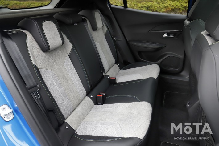 プジョー 新型e-2008