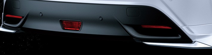 リアバンパーガーニッシュ無しならスポーティ感を増した印象に