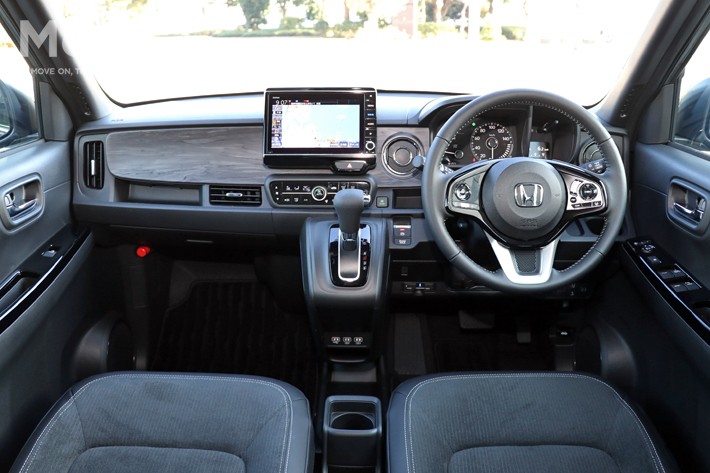 ホンダ 新型N-ONE Premium（2020年11月フルモデルチェンジ）