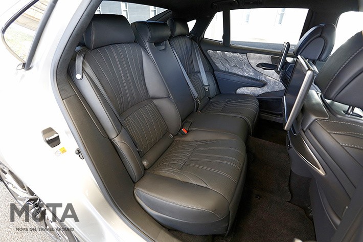 レクサス LS500 “EXECUTIVE”[ボディカラー：銀影ラスター（2020年11月マイナーチェンジモデル）]