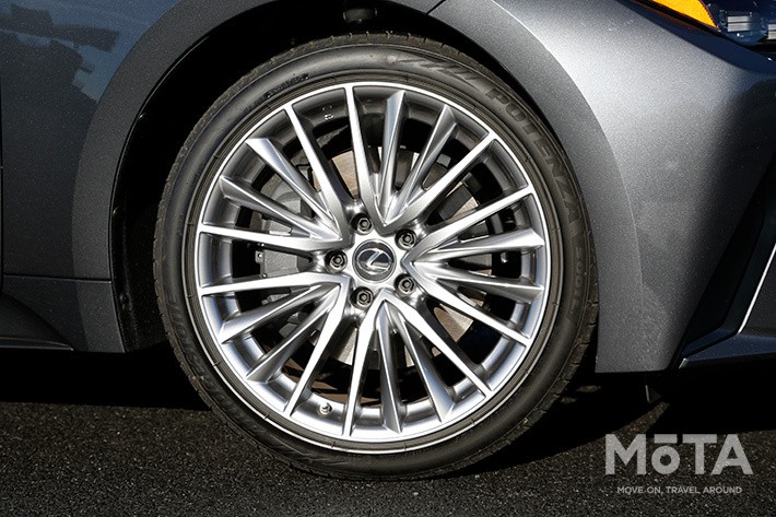 アルミホイール(写真の車両はレクサス IS)