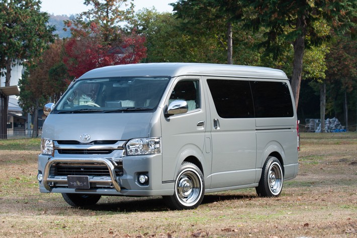 カジュアルに寛ぎの車中泊空間を楽しめるハイエース の新車コンプリートが遂に発売 Tスタイルオートセールス Vol 2 車のカスタムパーツ カー用品 Mota カジュアルに寛ぎの車中泊空間を楽しめるハイエース の新車コンプリートが遂に発売 Tスタイルオートセールス Vol 2 車のカスタムパーツ カー用品 Mota