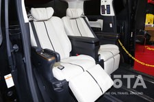 全長7メートル！ アルファード風ヴェルファイア リムジン（アクセルオート／VICTREX LIMOUSINE）【東京オートサロン2018 出展車両】