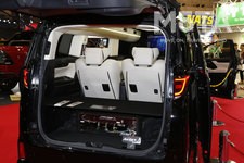 全長7メートル！ アルファード風ヴェルファイア リムジン（アクセルオート／VICTREX LIMOUSINE）【東京オートサロン2018 出展車両】