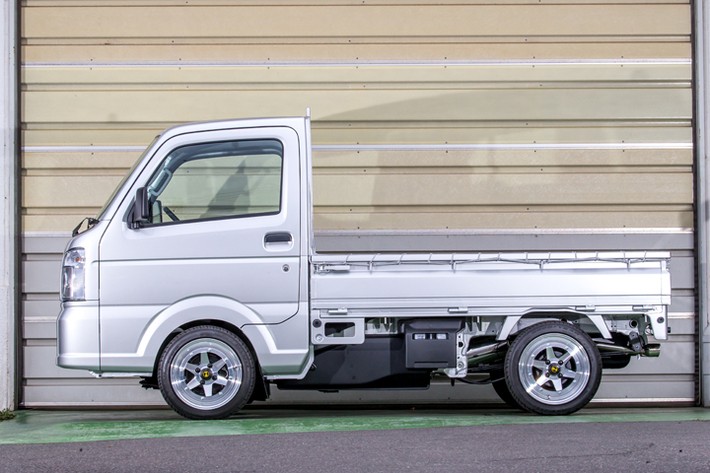 スズキ キャリイが「ローダウン&マフラー交換」でもっと