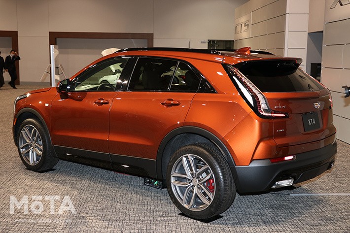 XT4のボディサイズはトヨタ RAV4とほぼ同等のクラス