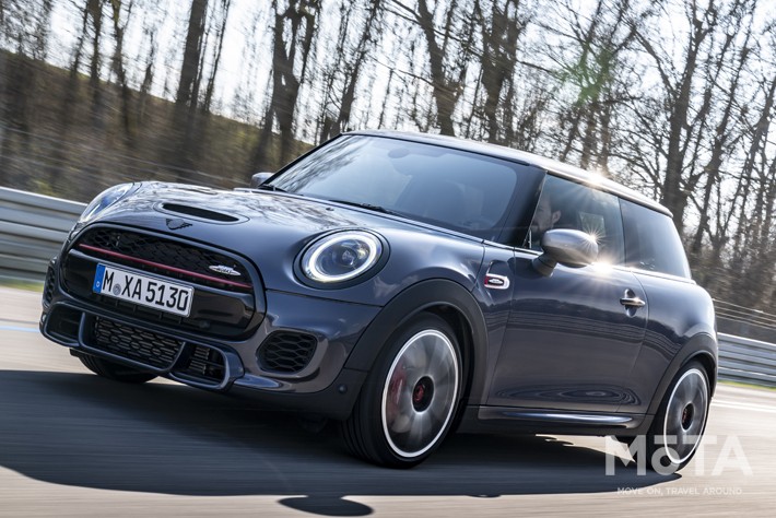 MINI MINI John Cooper Works GP Inspired Edition（ジョン・クーパー・ワークス・ジーピー・インスパイアード・エディション)