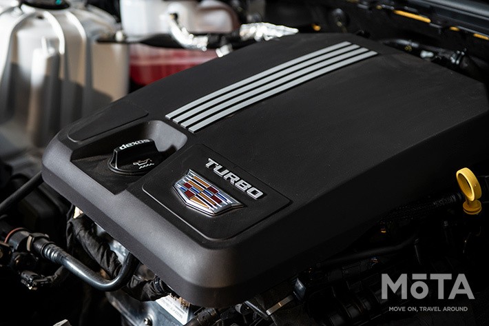 直列4気筒 2リッター DOHC ガソリン直噴ターボエンジン（240ps／350Nm）