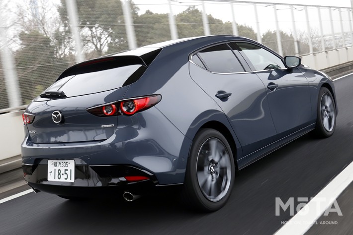 マツダ MAZDA3ファストバックXD  バーガンディセレクション
