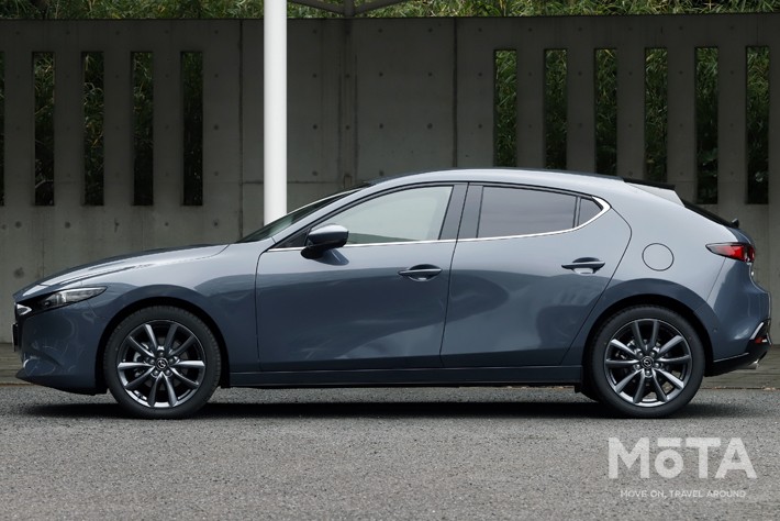 マツダ MAZDA3ファストバックXD  バーガンディセレクション