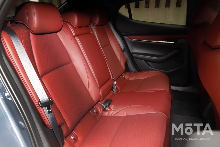 マツダ MAZDA3ファストバックXD  バーガンディセレクション