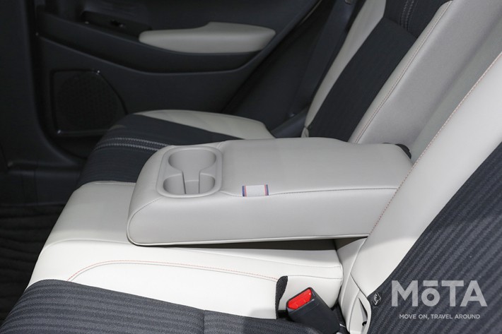 ホンダ 新型ヴェゼル（e:HEV プレイ）