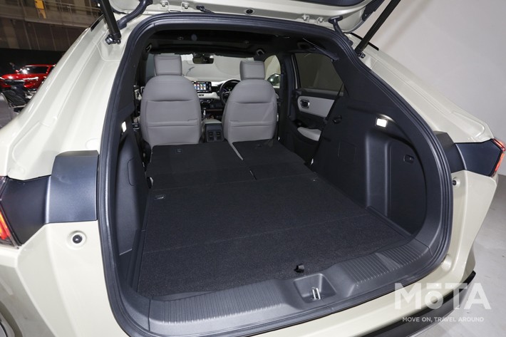 新型ヴェゼルとヤリスクロス荷室比較 荷室は割り切った コンパクトながらも多数の工夫でヴェゼル ヤリスクロスとも使い勝手は良好 画像ギャラリー No 5 徹底比較 人気新型車比較21年 Mota 新型ヴェゼルとヤリスクロス荷室比較 荷室は割り切った コンパクトながらも多数の工夫でヴェゼル ヤリスクロスとも使い勝手は良好 画像ギャラリー No 5 徹底比較 人気新型車比較21年 Mota