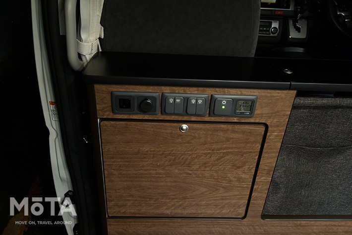 「RICORSO2020 DARK」[ANNEX]（トヨタ ハイエースワゴンGL）