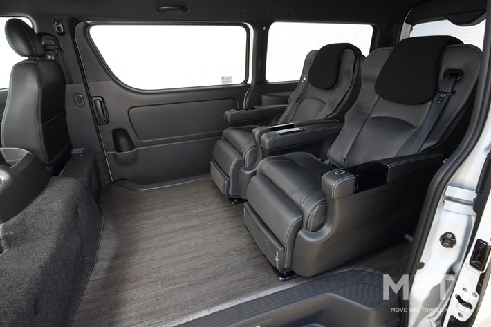 「Future Free-Wagon LUXURY 4」[ダイレクトカーズ]（トヨタ ハイエースバン スーパーGL）