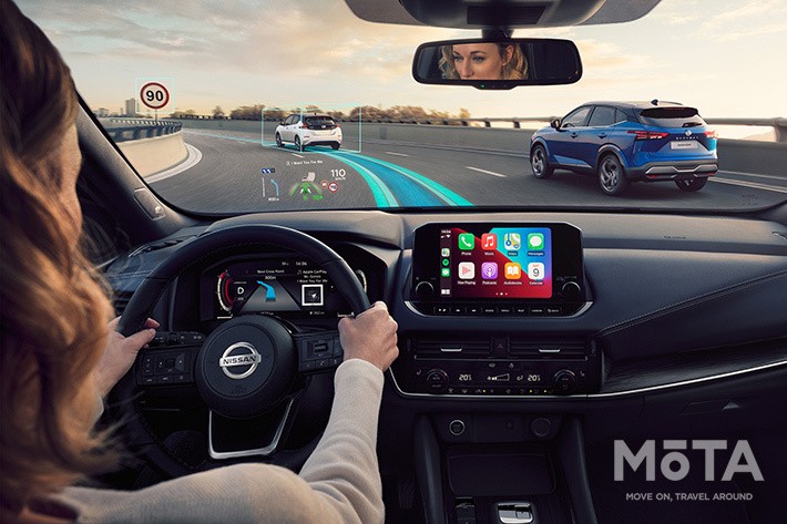 フル液晶の12.3インチメーターディスプレイに加え、ヘッドアップディスプレイも10.8インチのカラー表示となる