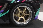 タイヤはブリスターフェンダーの装着により、前後共に265/35R18に変更。  純正サイズの225/40R18から約40mmタイヤ幅が拡大され、全開走行時の安定性を向上させた。また、ホイールは金型鍛造製法により剛性確保と軽量化を両立させた横浜タイヤのADVAN Racing R6を使用する。