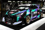 HKS RACING PERFORMER GR YARISは「様々なステージで最高の走りをセットアップ」をキーワードに製作された、サーキット走行やドリフト走行などの限界走行に特化したモデルである。  筑波サーキットのコース2000では、2020年12月時点でGRヤリスのチューニングモデルとしては初の1分切りとなる「58秒456」をマークした。  そんな好タイムを記録しながらも、HKSではエンジンや駆動系はまだ改良や開発の余地があるとしている。