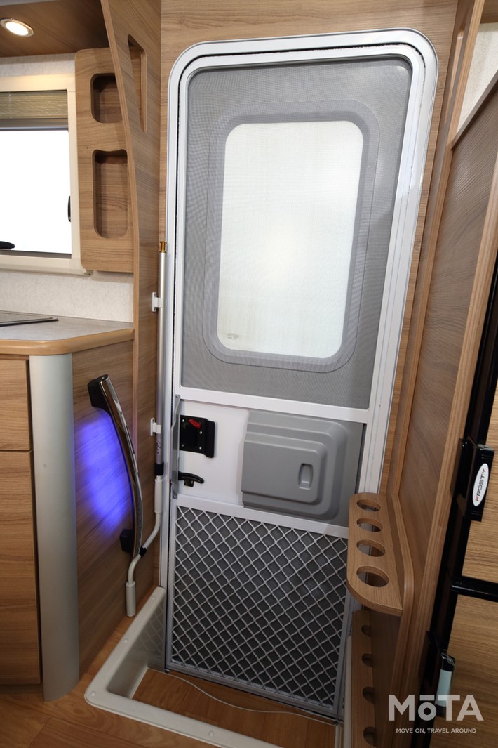 TRIP2（カムロードベース キャブコン）[ダイレクトカーズ]