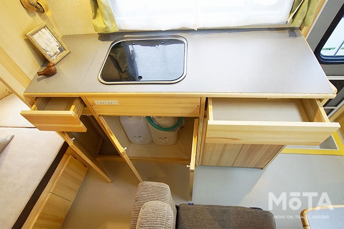 Anthony（アンソニー：カムロードベース キャブコン キャンピングカー）[AtoZ]