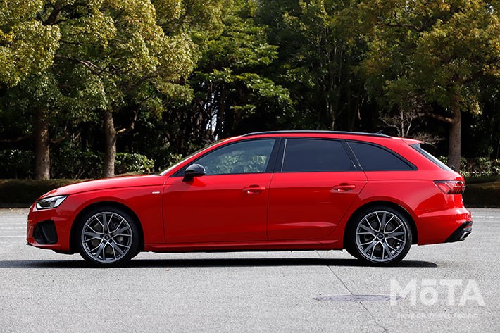 アウディ A4アバント 40 TDI クワトロ Sライン[ボディカラー：タンゴレッドメタリック（2021年1月7日発売／B9系・マイナーチェンジモデル）]