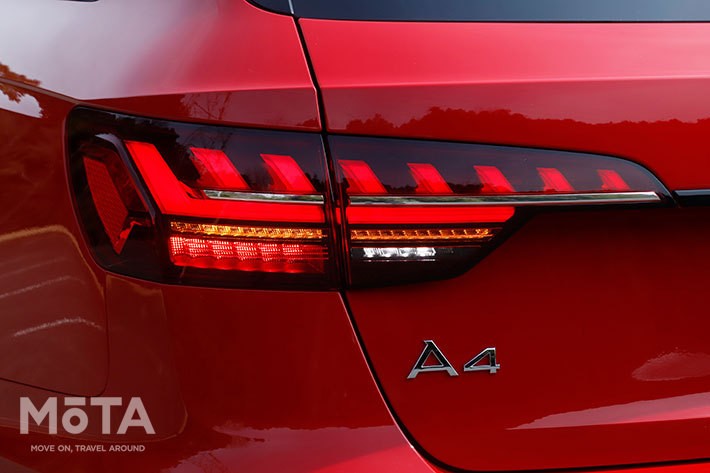 アウディ A4アバント 40 TDI クワトロ Sライン[ボディカラー：タンゴレッドメタリック（2021年1月7日発売／B9系・マイナーチェンジモデル）]