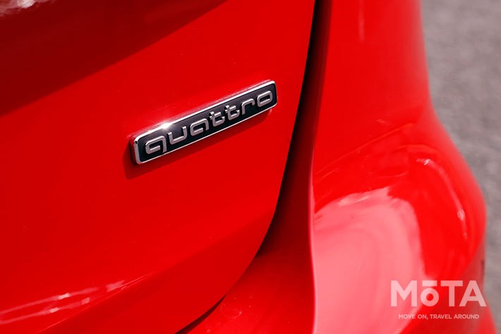 アウディ A4アバント 40 TDI クワトロ Sライン[ボディカラー：タンゴレッドメタリック（2021年1月7日発売／B9系・マイナーチェンジモデル）]