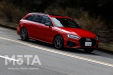 アウディ A4アバント 40 TDI クワトロ Sライン[ボディカラー：タンゴレッドメタリック（2021年1月7日発売／B9系・マイナーチェンジモデル）]