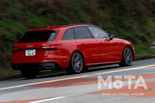 アウディ A4アバント 40 TDI クワトロ Sライン[ボディカラー：タンゴレッドメタリック（2021年1月7日発売／B9系・マイナーチェンジモデル）]