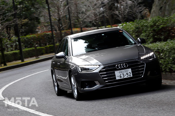 アウディ A4 35 TDI Advanced[ボディカラー：テラグレーメタリック（2021年1月7日発売／B9系・マイナーチェンジモデル）]