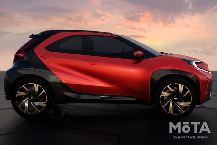 トヨタ 新型アイゴXプロローグ