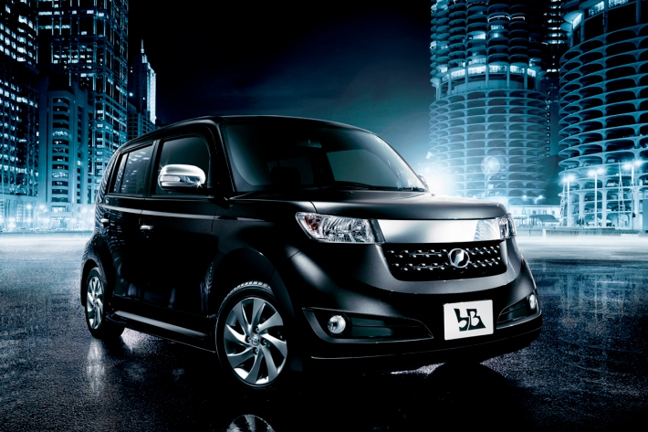 9個のスピーカーとイルミで車内はまるでdjブース ワルカッコいいトヨタ 2代目bbを写真でチェック フォトギャラリー Mota