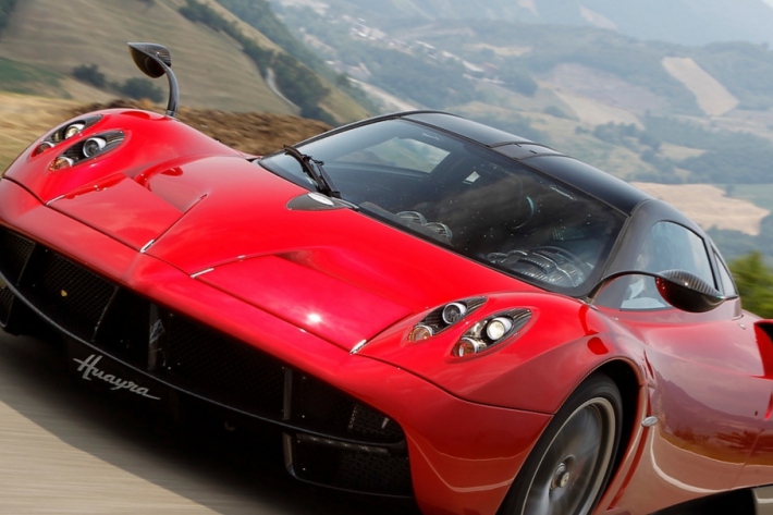 車両価格1億5千万円以上の「走る芸術品」 パガーニ ウアイラを写真で