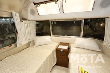 エアストリーム「Globetrotter 23FB/Twin」（1639万円・消費税込）[AIRSTREAM JAPAN（エアストリームジャパン）]