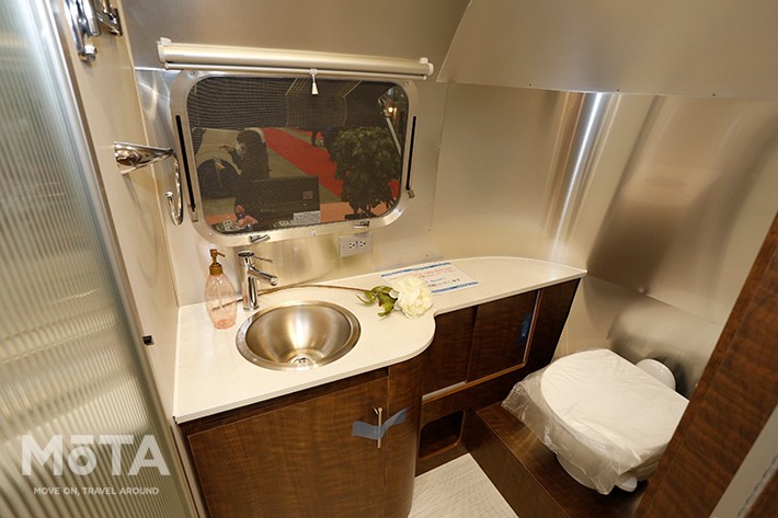 エアストリーム「Globetrotter 23FB/Twin」（1639万円・消費税込）[AIRSTREAM JAPAN（エアストリームジャパン）]