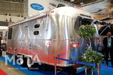 エアストリーム「Globetrotter 23FB/Twin」（1639万円・消費税込）[AIRSTREAM JAPAN（エアストリームジャパン）]