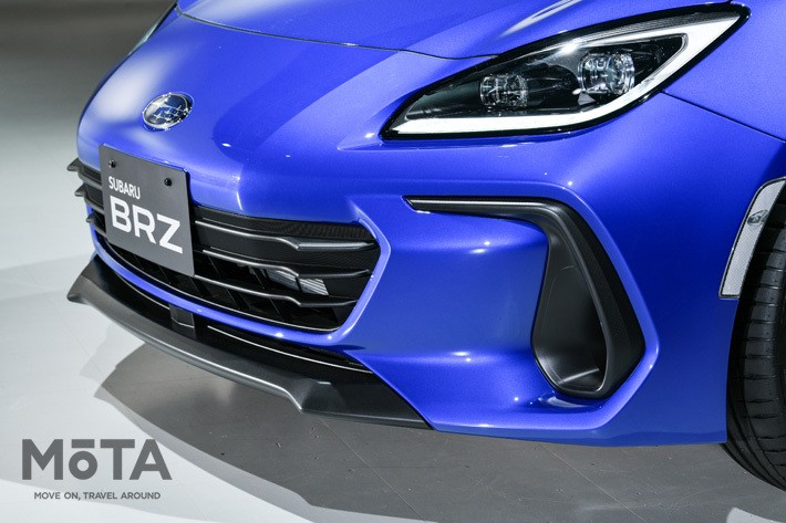 ヘキサゴングリルがBRZの特徴。エアダクトの形状も異なる[スバル 新型BRZ（2代目）]