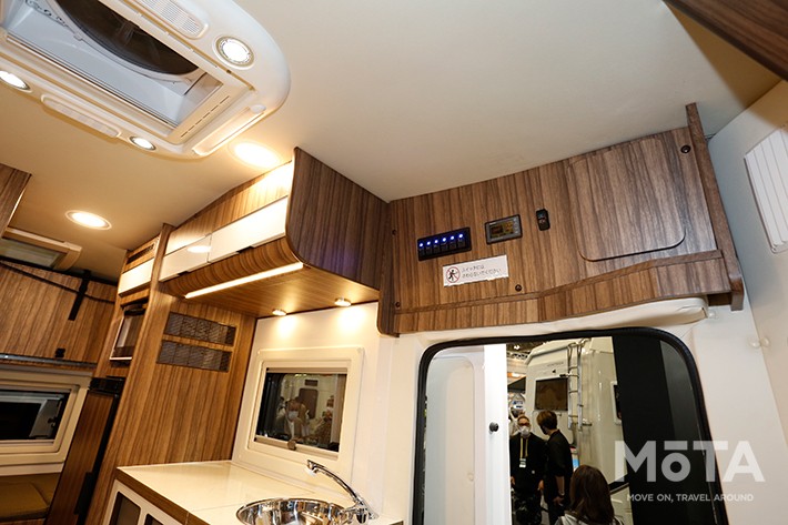 日産 NV350キャラバン キャンピングカー「ASTRARE CC1 (アストラーレ　シーシーワン)」[VANTECH]／ジャパンキャンピングカーショー2021[2021年4月2日（金）～4月4日（日）／幕張メッセ（千葉県千葉市）]