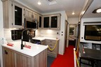 WINNEBAGO VOYAGE FIFTH WHEEL（ウィネベーゴ　ボヤージュ フィフスホイール）V3436FL（ウィネバゴ）[ジャパンキャンピングカーショー2021[2021年4月2日（金）～4月4日（日）／幕張メッセ（千葉県千葉市）]]