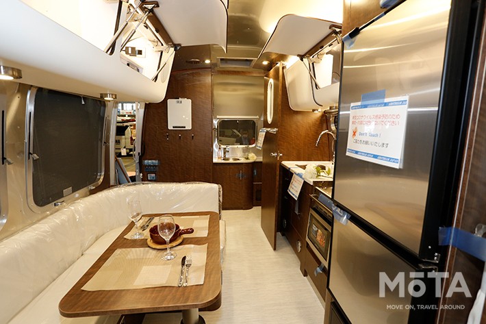 エアストリーム「Globetrotter 23FB/Twin」（1639万円・消費税込）[AIRSTREAM JAPAN（エアストリームジャパン）]
