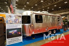 エアストリーム「Globetrotter 23FB/Twin」（1639万円・消費税込）[AIRSTREAM JAPAN（エアストリームジャパン）]