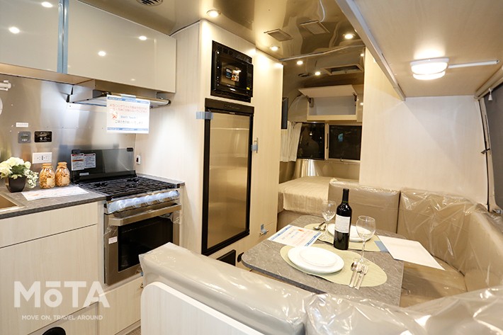 エアストリーム「Flying Cloud 23FB」（1496万円・消費税込）[AIRSTREAM JAPAN（エアストリームジャパン）]