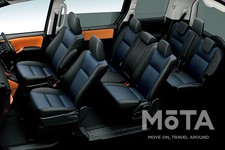 トヨタ ヴォクシー ZS（8人乗り仕様）