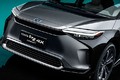 ステアリングが操縦かん！？ トヨタがハリアー似の新型EV（電気自動車）「bZ4X（ビーズィーフォーエックス）」を2022年に発売へ！