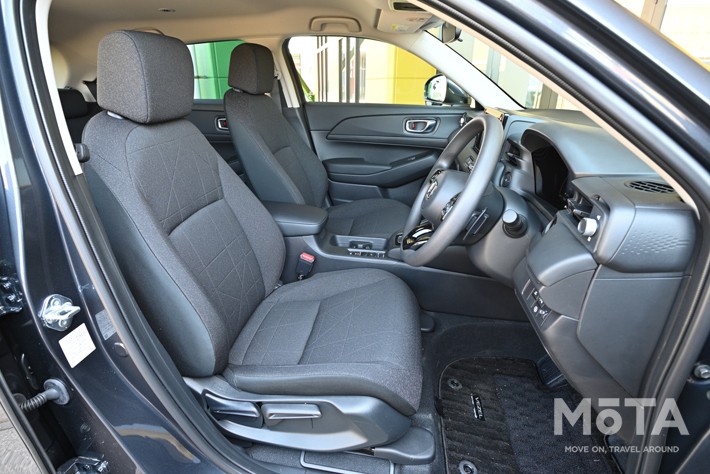 ホンダ 新 型ヴェゼル e:HEV X（イーエイチイーブイ）