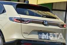 ホンダ  新型ヴェゼル e:HEV PLaY（イーエイチイーブイ）