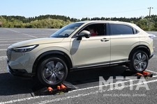 ホンダ  新型ヴェゼル e:HEV PLaY AWD（イーエイチイーブイ）