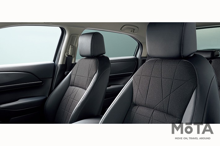 ホンダ 新型ヴェゼル e:HEV Z（FF） コンビシート（ブラック）[2021年4月22日（木）発表／4月23日（金）発売]