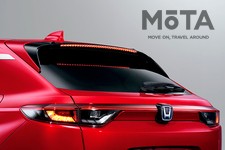 ホンダ 新型ヴェゼル 純正アクセサリー装着車／「Urban Style（アーバンスタイル）」テールゲートスポイラー ・リアコンビガーニッシュ[ホンダアクセス／2021年4月22日（木）発表]